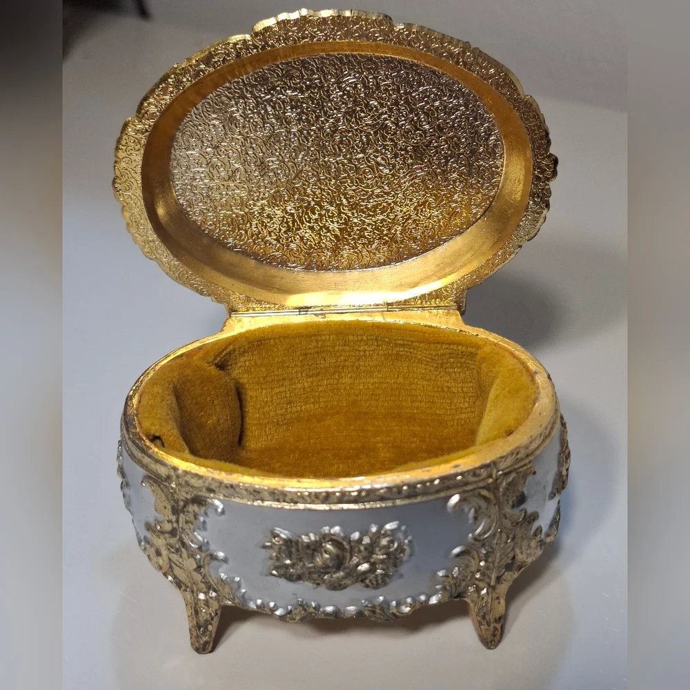 🕊Vintage Gold & Silver Hummingbird Flower Etched Footed Jewelry Trinket Box